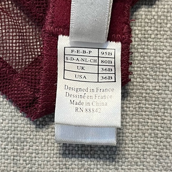 Sous Entendus Laced Bra 36B - Picture 5 of 6